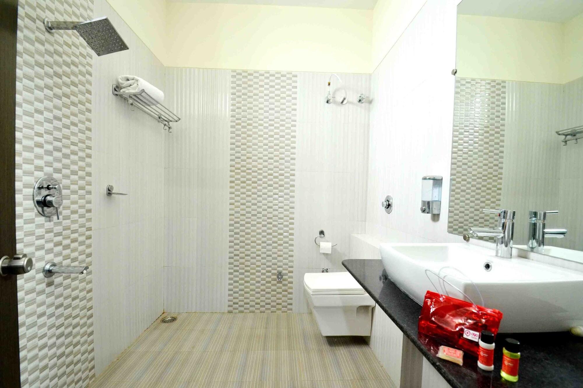 Capital O 1546 The Sensation Hotel Indore Dış mekan fotoğraf